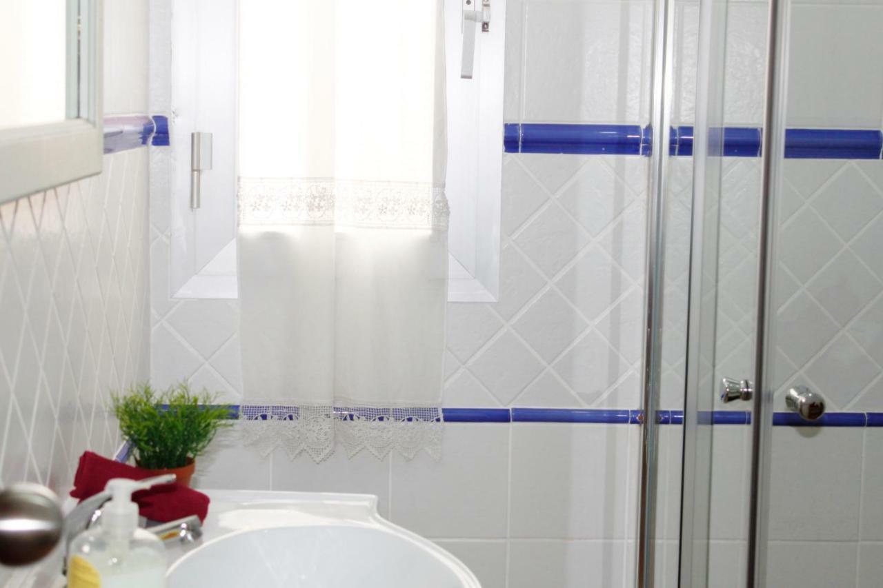 Azahar Apartamentos Triana V Siviglia Esterno foto