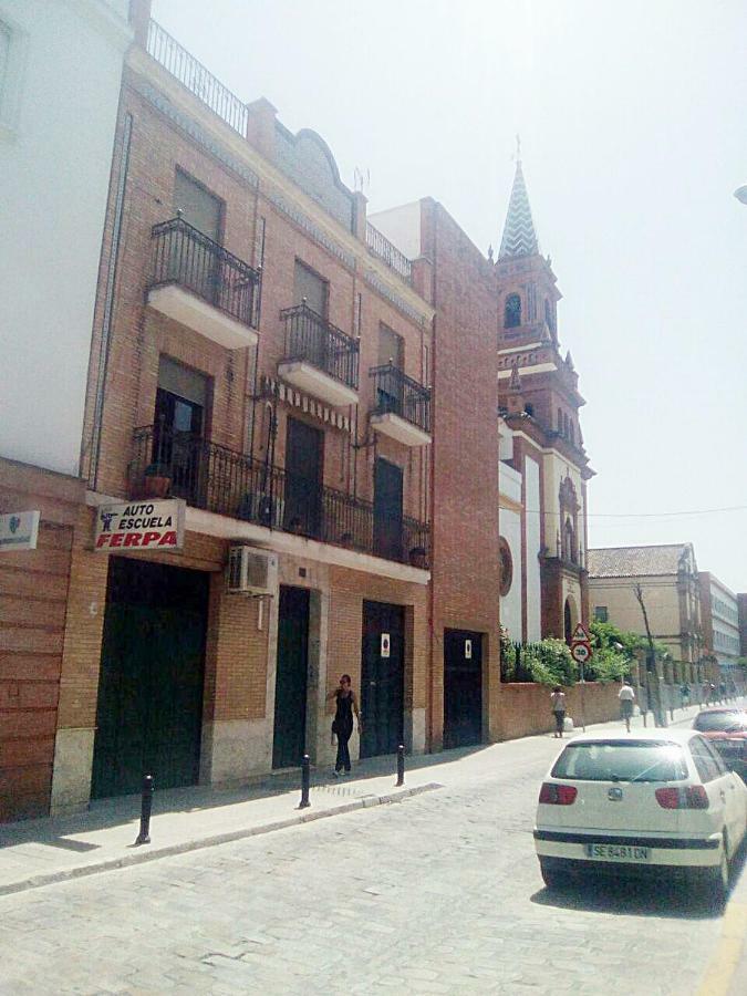 Azahar Apartamentos Triana V Siviglia Esterno foto